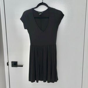 Short sleeve dress